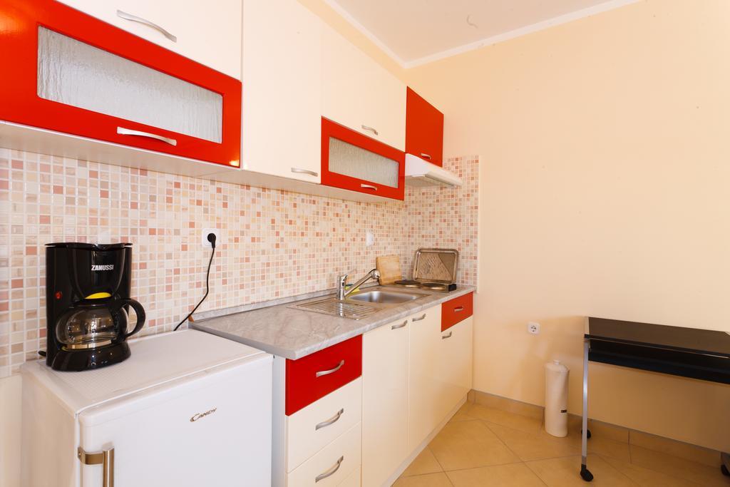 Apartmani Juric เวอร์ซาร์ ภายนอก รูปภาพ