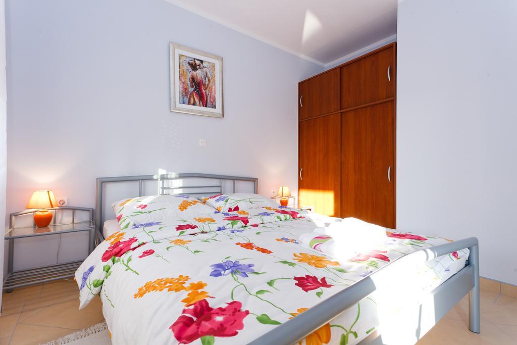 Apartmani Juric เวอร์ซาร์ ภายนอก รูปภาพ