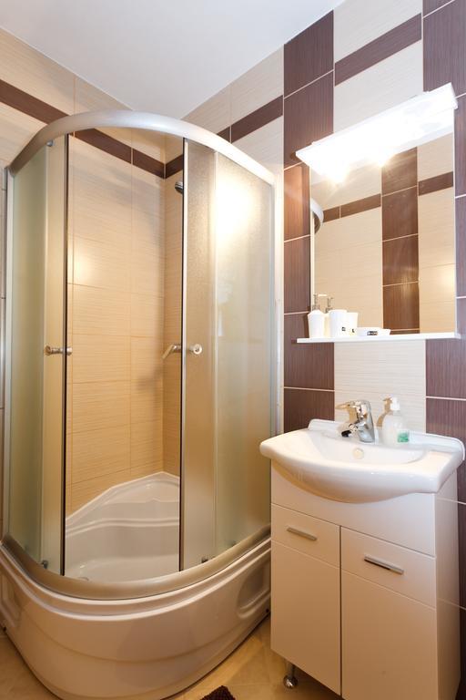 Apartmani Juric เวอร์ซาร์ ภายนอก รูปภาพ